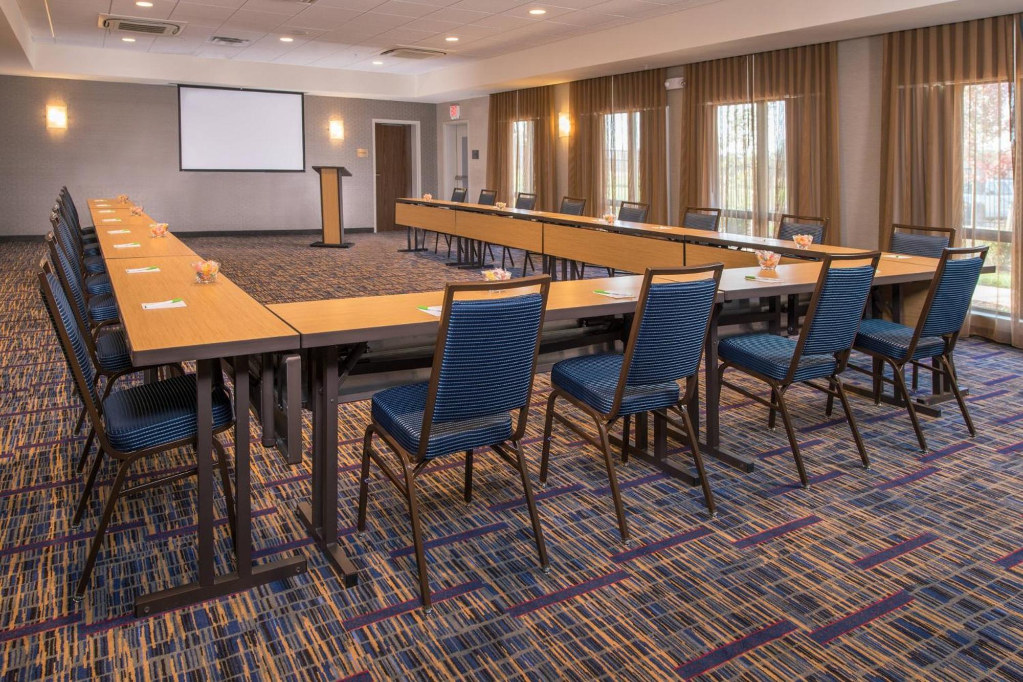Courtyard By Marriott Shippensburg Hotel Екстериор снимка