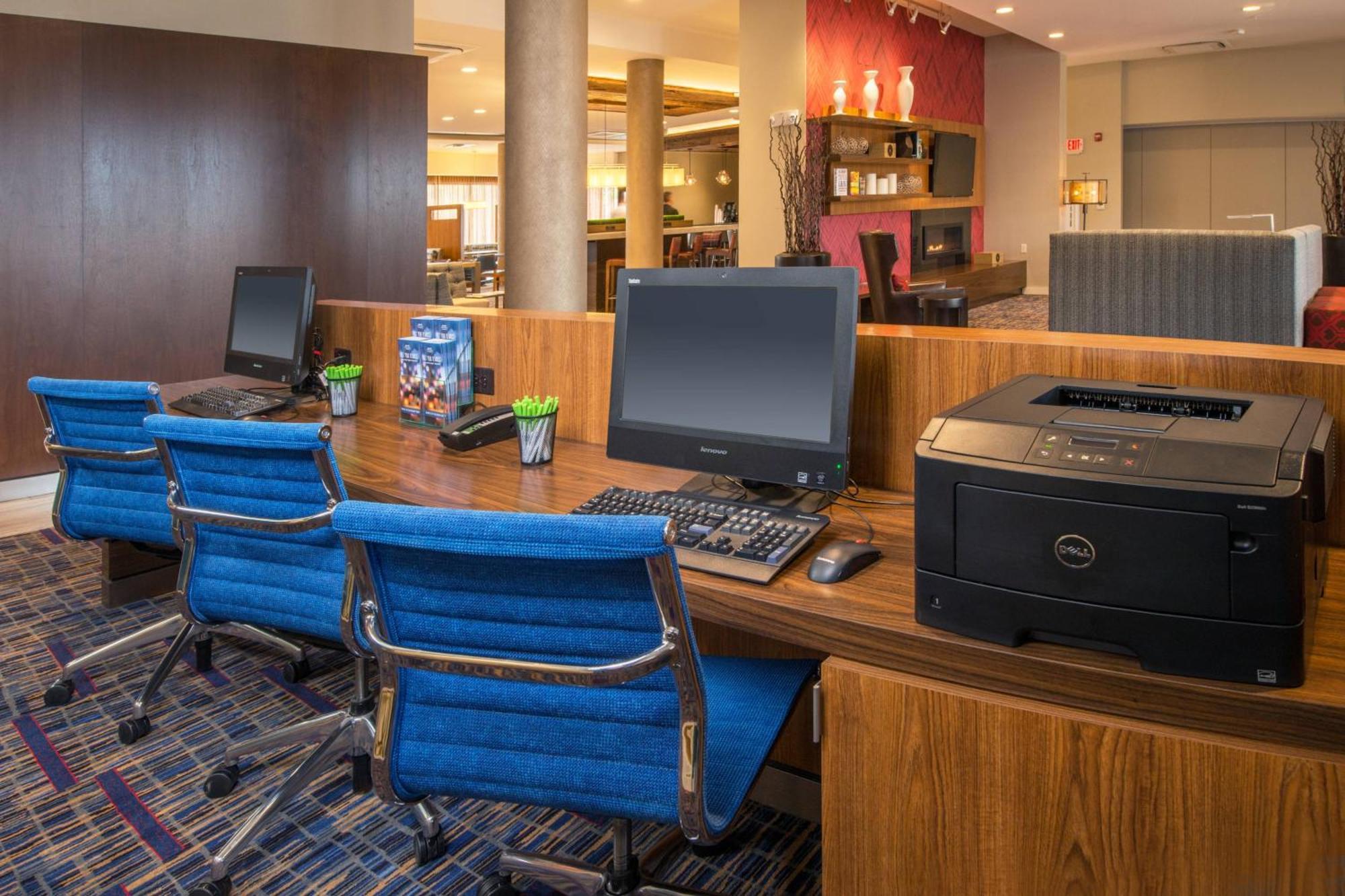 Courtyard By Marriott Shippensburg Hotel Екстериор снимка