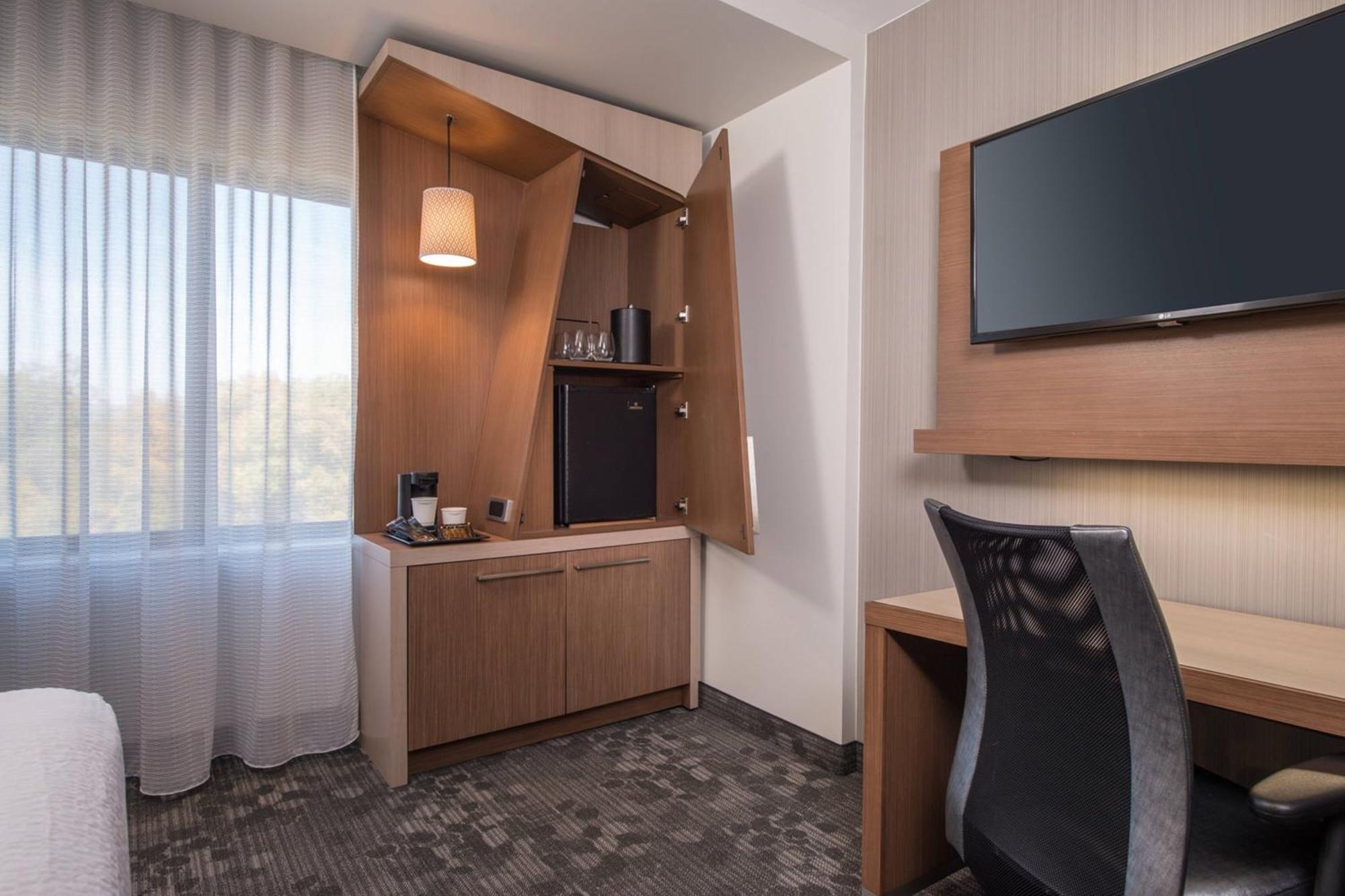 Courtyard By Marriott Shippensburg Hotel Екстериор снимка
